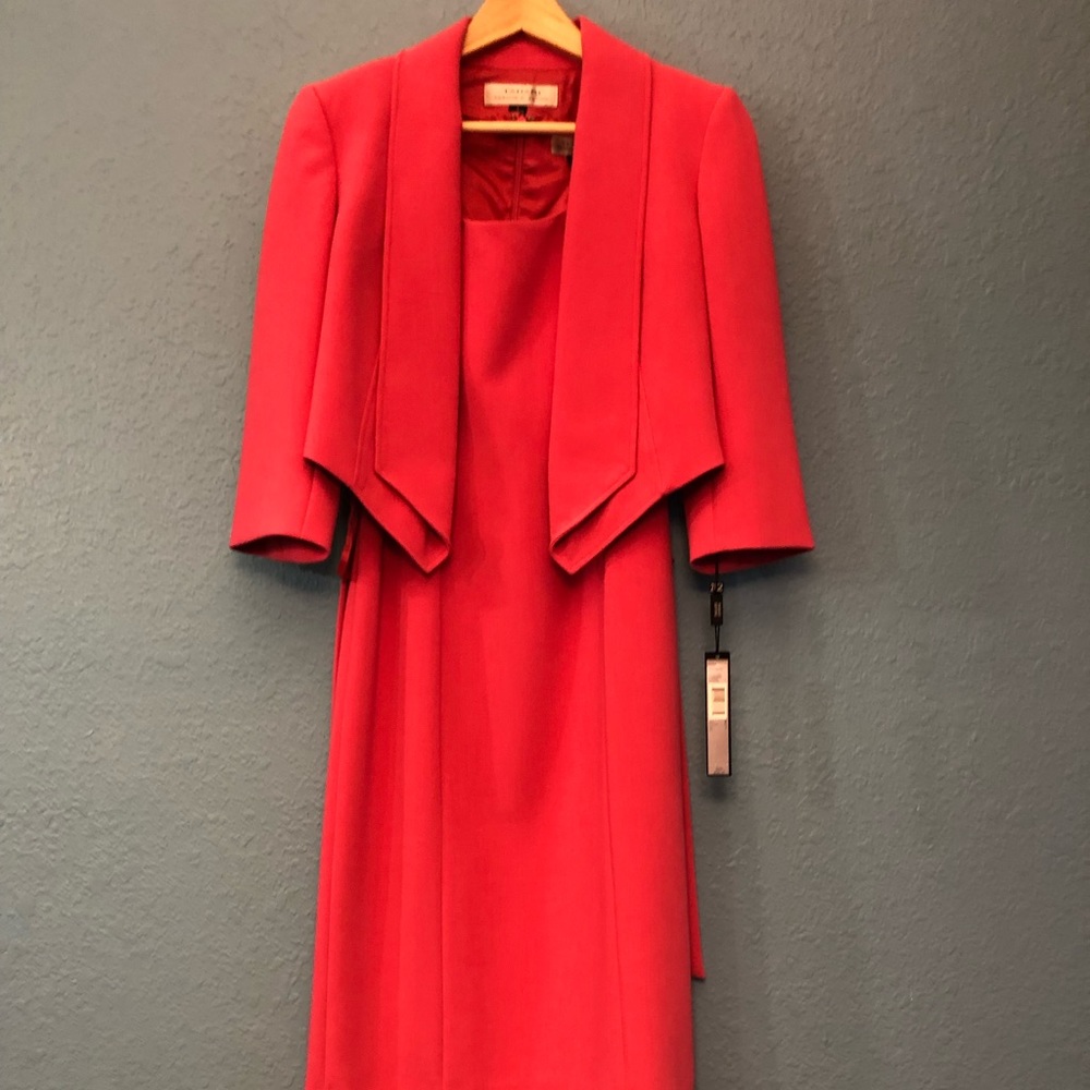 Tahari dress in strawberry size 2